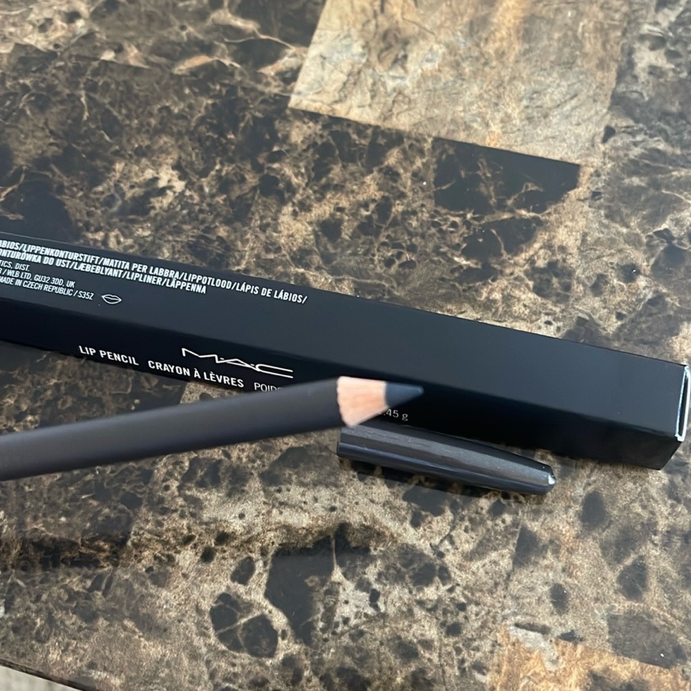 New launch Lipliner
